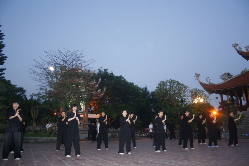 THIỀN VÀ BẢN NGÃ